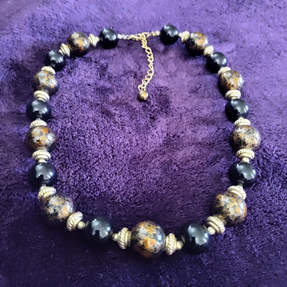 Vintage Beaded necklace - Picture 2 of 4